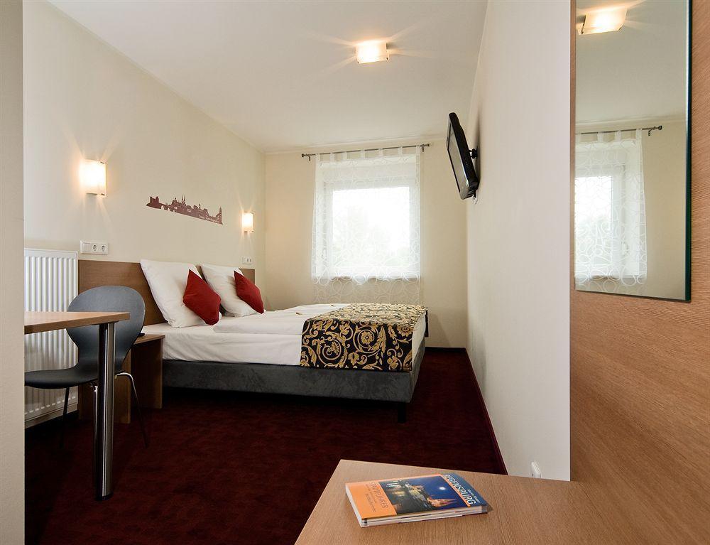Mcdreams Hotel Muenchen - Messe Фельдкирхен Экстерьер фото